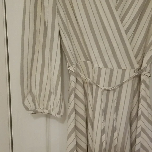 Calvin Klein wrap dress - Picture 2 of 8